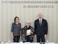 Президент Ильхам Алиев и Первая леди Мехрибан Алиева приняли участие в открытии 2-го жилого комплекса в Агдаме и встретились с переселившимися сюда жителями (ВИДЕО/ФОТО)