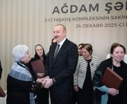 Президент Ильхам Алиев и Первая леди Мехрибан Алиева приняли участие в открытии 2-го жилого комплекса в Агдаме и встретились с переселившимися сюда жителями (ВИДЕО/ФОТО)