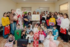 Вице-президент Фонда Гейдара Алиева Лейла Алиева, Арзу Алиева и Алена Алиева разделили праздничную радость проживающих в приюте Təmiz Dünya детей (ФОТО)