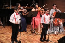 В Баку состоялся праздничный концерт Вокальной музыкальной школы Фидан Гаджиевой (ФОТО)