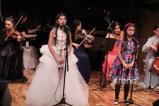 В Баку состоялся праздничный концерт Вокальной музыкальной школы Фидан Гаджиевой (ФОТО)