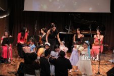 В Баку состоялся праздничный концерт Вокальной музыкальной школы Фидан Гаджиевой (ФОТО)