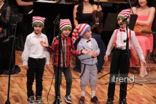 В Баку состоялся праздничный концерт Вокальной музыкальной школы Фидан Гаджиевой (ФОТО)