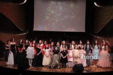 В Баку состоялся праздничный концерт Вокальной музыкальной школы Фидан Гаджиевой (ФОТО)