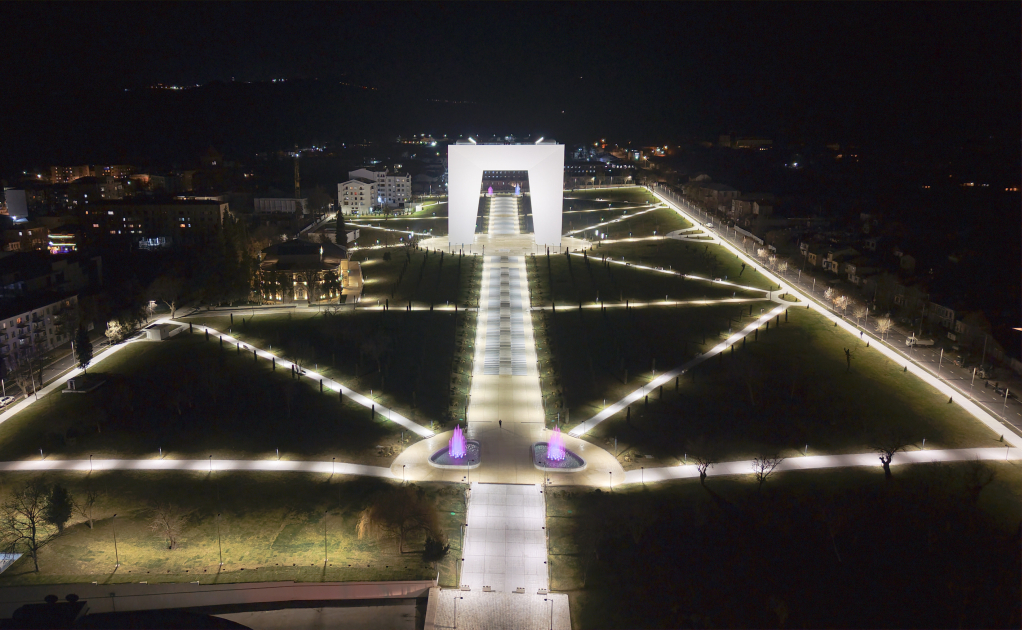 Президент Ильхам Алиев и Первая леди Мехрибан Алиева приняли участие в открытии Парка Победы в городе Ханкенди (ФОТО/ВИДЕО)