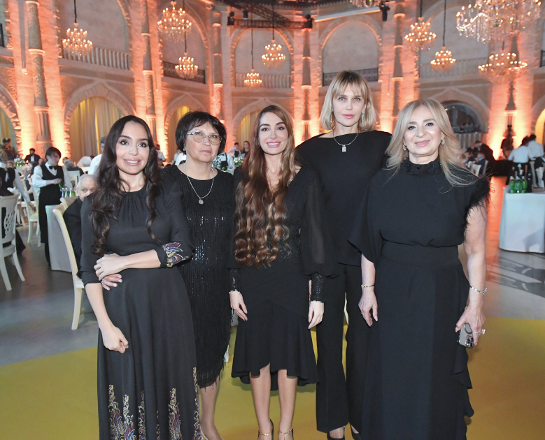 Вице-президент Фонда Гейдара Алиева Лейла Алиева и руководитель Баку Медиа Центра Арзу Алиева приняли участие в Гала-церемонии, посвященной спортивным итогам года (ФОТО)