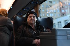 Очередная группа бывших вынужденных переселенцев отправилась в город Агдам (ФОТО)