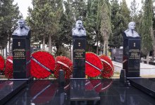 В Международном аэропорту Гейдар Алиев почтили память погибших в авиакатастрофе самолета AZAL (ФОТО/ВИДЕО)