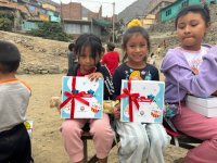 Посольство Азербайджана вручило подарки детям из малообеспеченных семей в Перу (ФОТО)