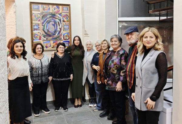 Вице-президент Фонда Гейдара Алиева Лейла Алиева встретилась с представителями старшего поколения в Центре YAŞA (ФОТО)