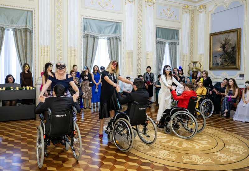 Искусство без границ: маскарадный бал для молодёжи в Баку (ФОТО)
