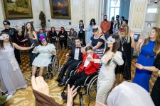 Искусство без границ: маскарадный бал для молодёжи в Баку (ФОТО)