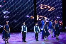 Вице-президент Фонда Гейдара Алиева Лейла Алиева и Алена Алиева приняли участие в заключительной церемонии награждения победителей Детского художественного фестиваля (ФОТО)