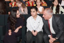 Вице-президент Фонда Гейдара Алиева Лейла Алиева и Алена Алиева приняли участие в заключительной церемонии награждения победителей Детского художественного фестиваля (ФОТО)