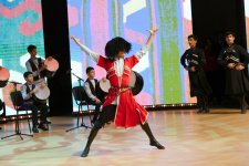 Вице-президент Фонда Гейдара Алиева Лейла Алиева и Алена Алиева приняли участие в заключительной церемонии награждения победителей Детского художественного фестиваля (ФОТО)