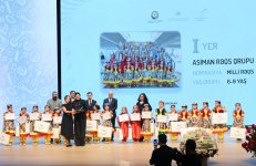 Вице-президент Фонда Гейдара Алиева Лейла Алиева и Алена Алиева приняли участие в заключительной церемонии награждения победителей Детского художественного фестиваля (ФОТО)