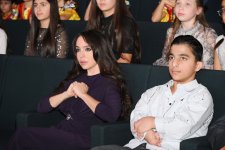 Вице-президент Фонда Гейдара Алиева Лейла Алиева и Алена Алиева приняли участие в заключительной церемонии награждения победителей Детского художественного фестиваля (ФОТО)