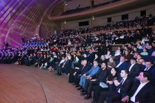 Вице-президент Фонда Гейдара Алиева Лейла Алиева и Алена Алиева приняли участие в заключительной церемонии награждения победителей Детского художественного фестиваля (ФОТО)