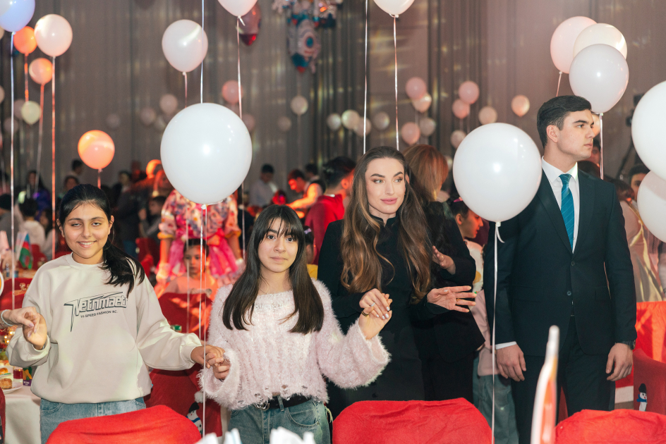 Вице-президент Фонда Гейдара Алиева Лейла Алиева, Арзу Алиева и Алена Алиева приняли участие в праздничном мероприятии для детей (ФОТО)