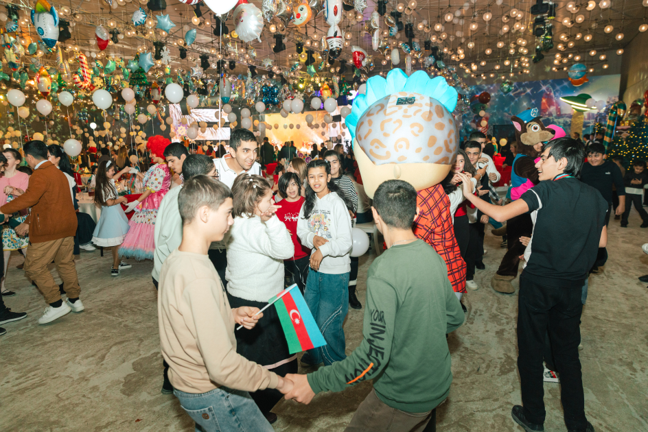 Вице-президент Фонда Гейдара Алиева Лейла Алиева, Арзу Алиева и Алена Алиева приняли участие в праздничном мероприятии для детей (ФОТО)