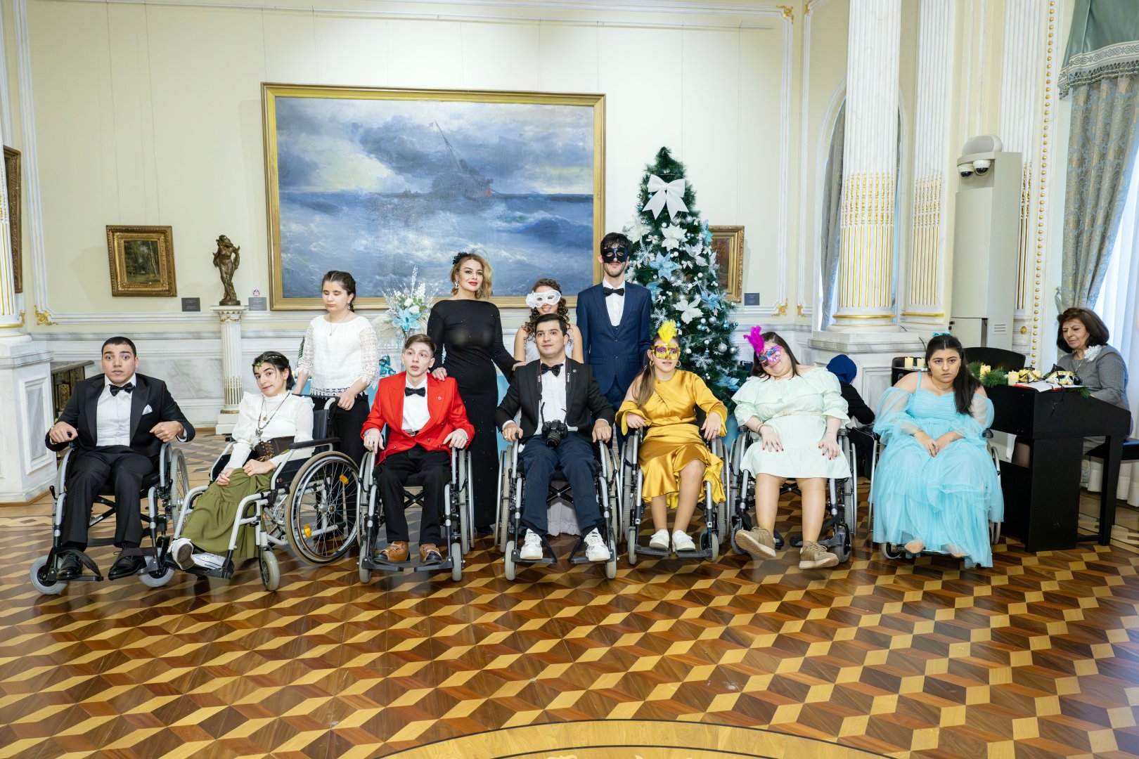 Искусство без границ: маскарадный бал для молодёжи в Баку (ФОТО)