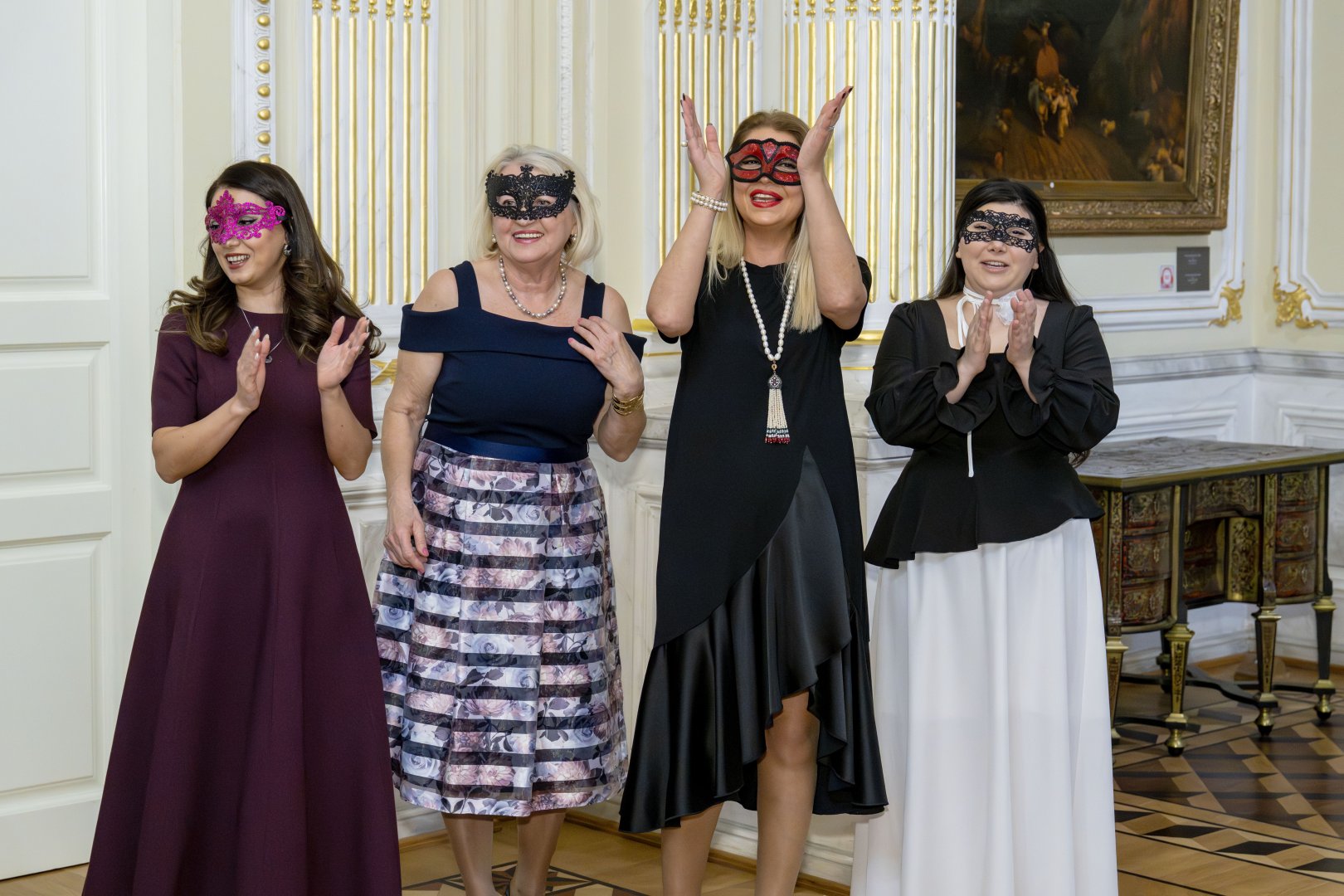 Искусство без границ: маскарадный бал для молодёжи в Баку (ФОТО)