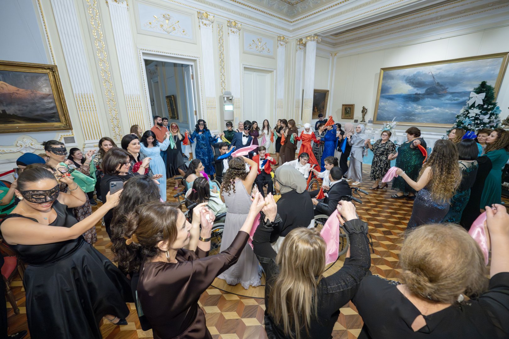 Искусство без границ: маскарадный бал для молодёжи в Баку (ФОТО)