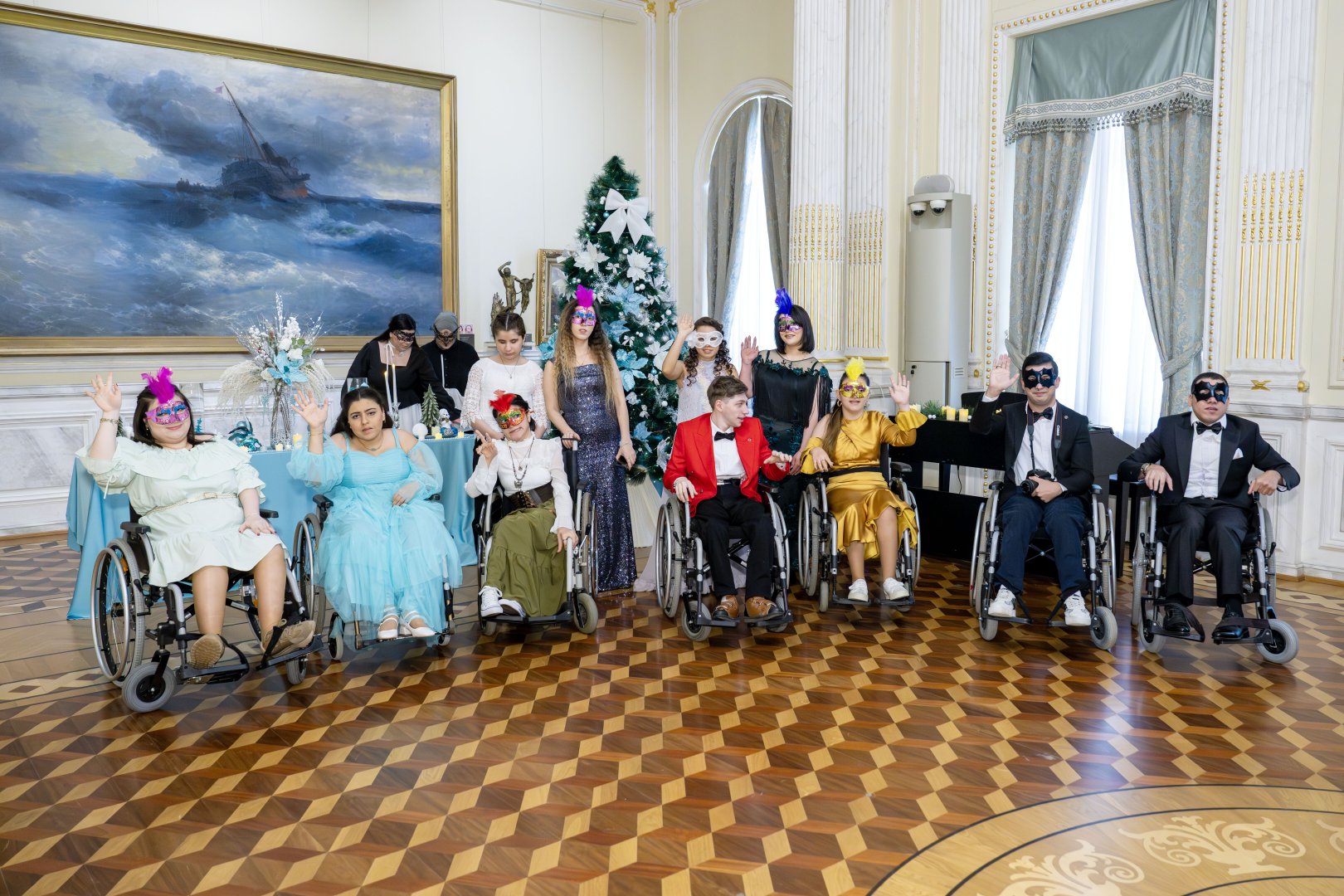 Искусство без границ: маскарадный бал для молодёжи в Баку (ФОТО)