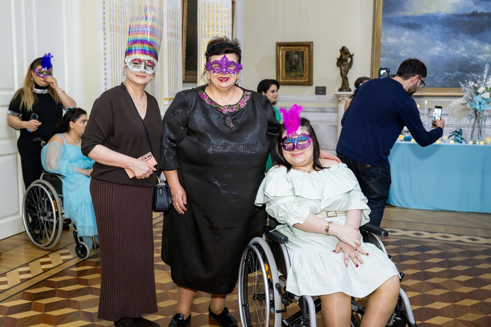 Искусство без границ: маскарадный бал для молодёжи в Баку (ФОТО)