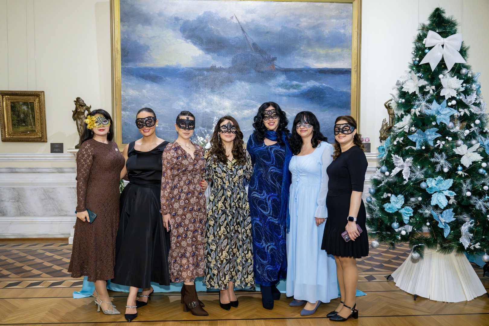 Искусство без границ: маскарадный бал для молодёжи в Баку (ФОТО)