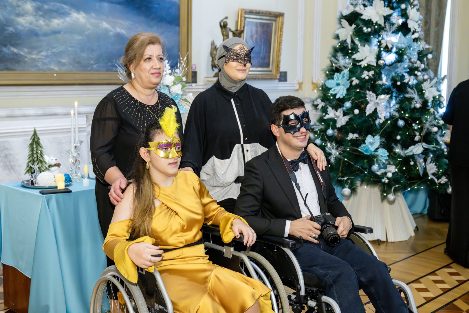 Искусство без границ: маскарадный бал для молодёжи в Баку (ФОТО)