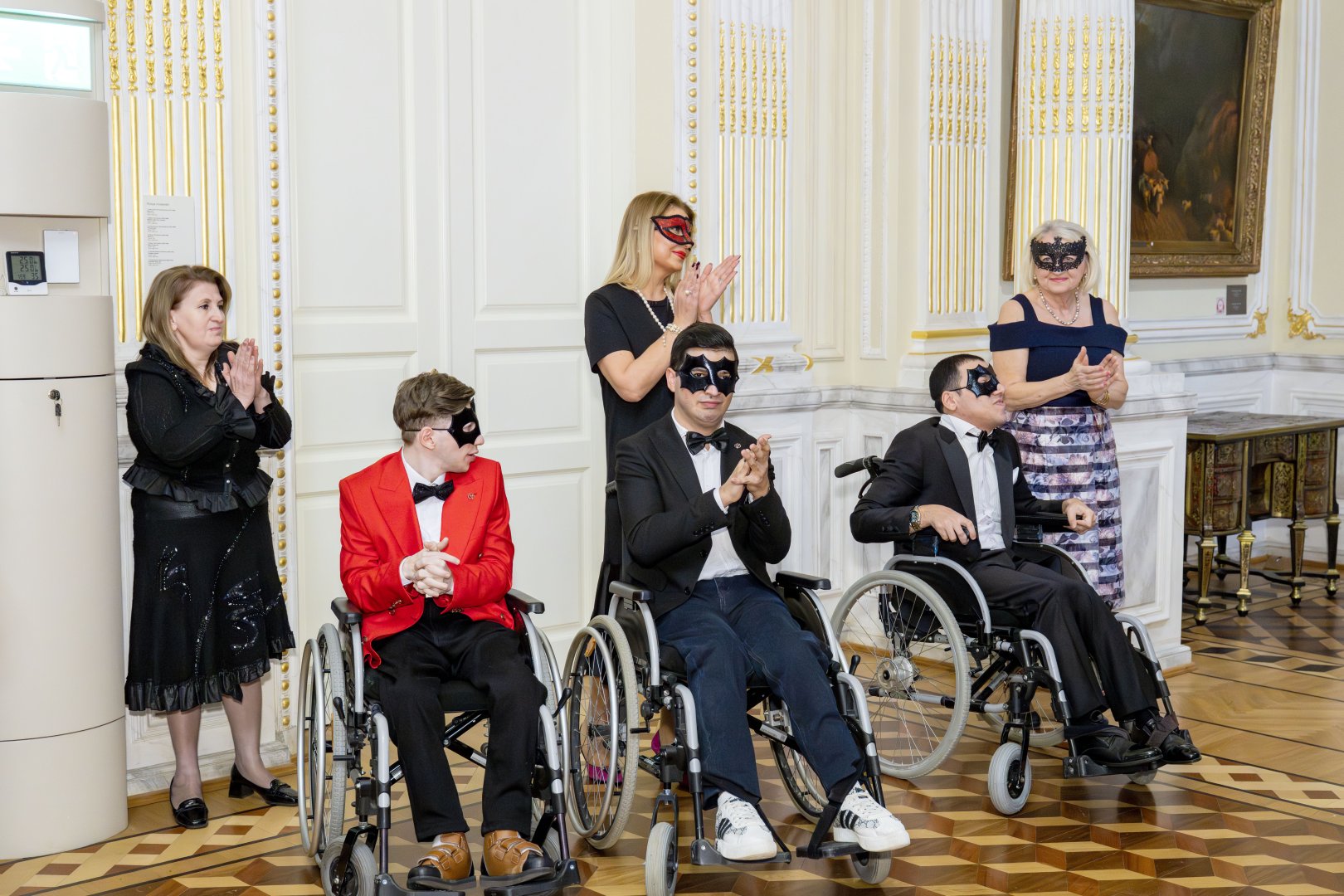 Искусство без границ: маскарадный бал для молодёжи в Баку (ФОТО)