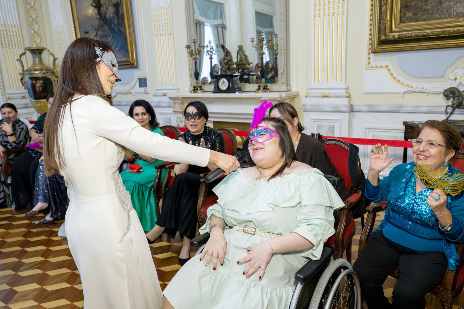 Искусство без границ: маскарадный бал для молодёжи в Баку (ФОТО)