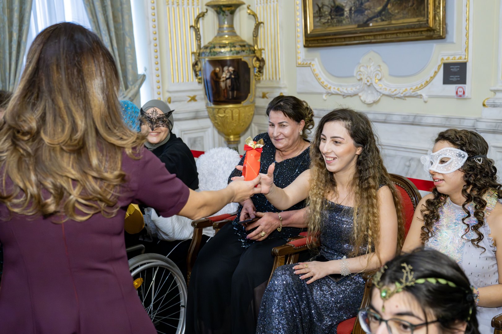 Искусство без границ: маскарадный бал для молодёжи в Баку (ФОТО)