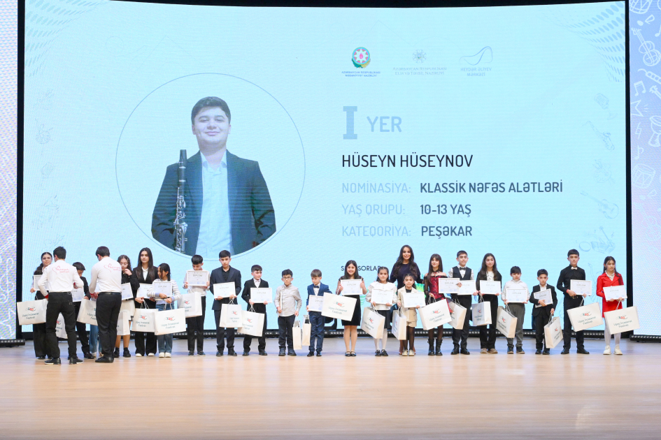 Вице-президент Фонда Гейдара Алиева Лейла Алиева и Алена Алиева приняли участие в заключительной церемонии награждения победителей Детского художественного фестиваля (ФОТО)