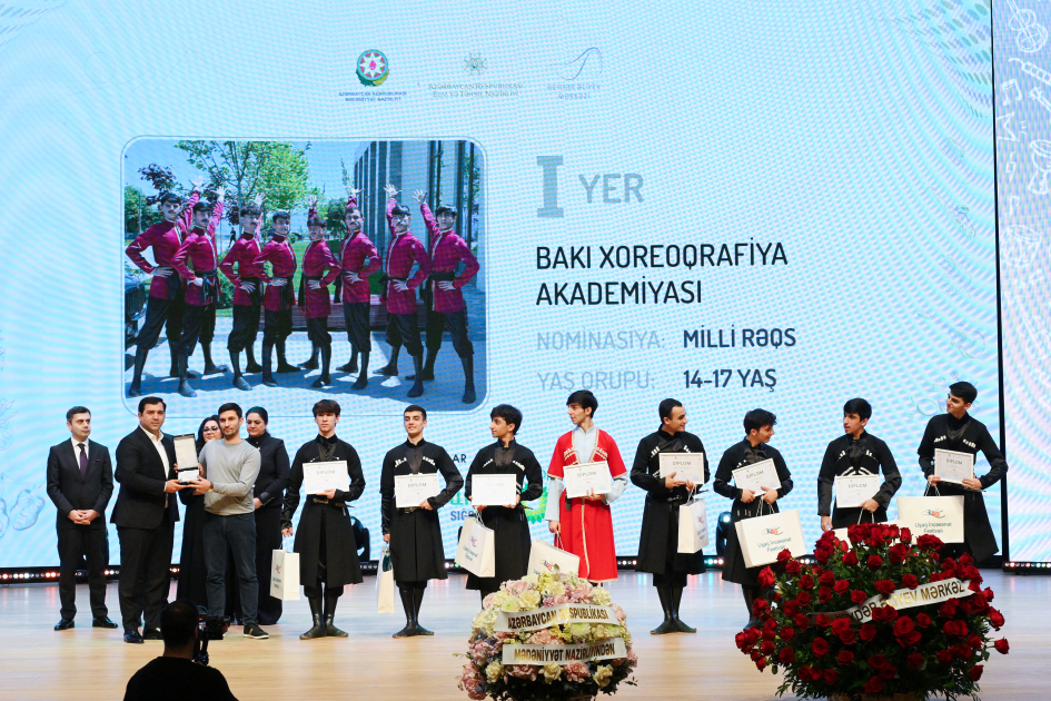 Вице-президент Фонда Гейдара Алиева Лейла Алиева и Алена Алиева приняли участие в заключительной церемонии награждения победителей Детского художественного фестиваля (ФОТО)