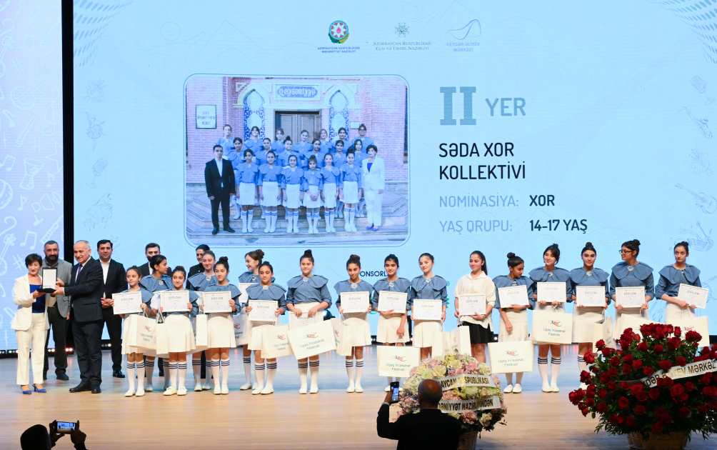 Вице-президент Фонда Гейдара Алиева Лейла Алиева и Алена Алиева приняли участие в заключительной церемонии награждения победителей Детского художественного фестиваля (ФОТО)