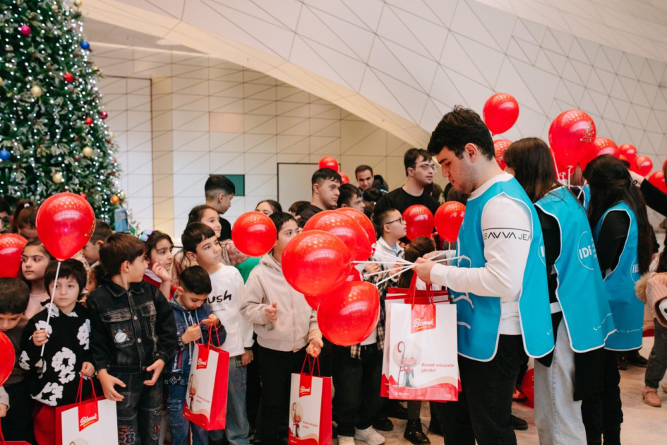 По инициативе вице-президента Фонда Гейдара Алиева Лейлы Алиевой для детей, нуждающихся в особой заботе, организовано «Джыртдан Мега Шоу» (ФОТО)