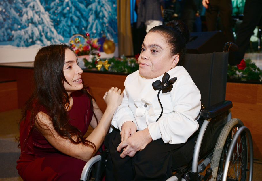 Вице-президент Фонда Гейдара Алиева Лейла Алиева и Алена Алиева посетили Центр инклюзивного развития и творчества DOST (ФОТО)