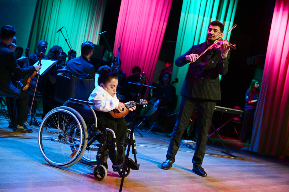 Вице-президент Фонда Гейдара Алиева Лейла Алиева и Алена Алиева посетили Центр инклюзивного развития и творчества DOST (ФОТО)