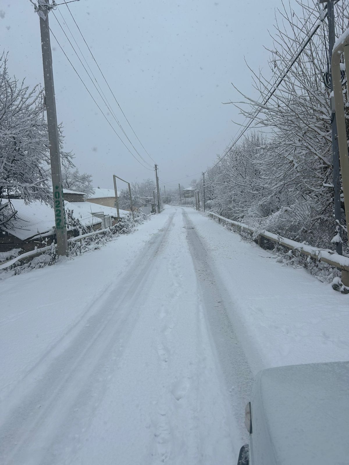 В Агдере дороги очищаются от снега специальной техникой (ФОТО)