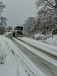 В Агдере дороги очищаются от снега специальной техникой (ФОТО)