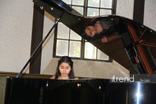 15-летний вундеркинд Айдан Нуриева объединила мировую классику с азербайджанской поэзией (ФОТО)