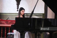 15-летний вундеркинд Айдан Нуриева объединила мировую классику с азербайджанской поэзией (ФОТО)