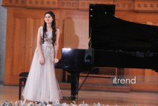 15-летний вундеркинд Айдан Нуриева объединила мировую классику с азербайджанской поэзией (ФОТО)