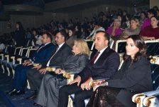 В Гянджинской государственной филармонии состоялась праздничная программа "В Новый год - вместе с нами" (ФОТО)