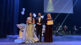 В Гянджинской государственной филармонии состоялась праздничная программа "В Новый год - вместе с нами" (ФОТО)