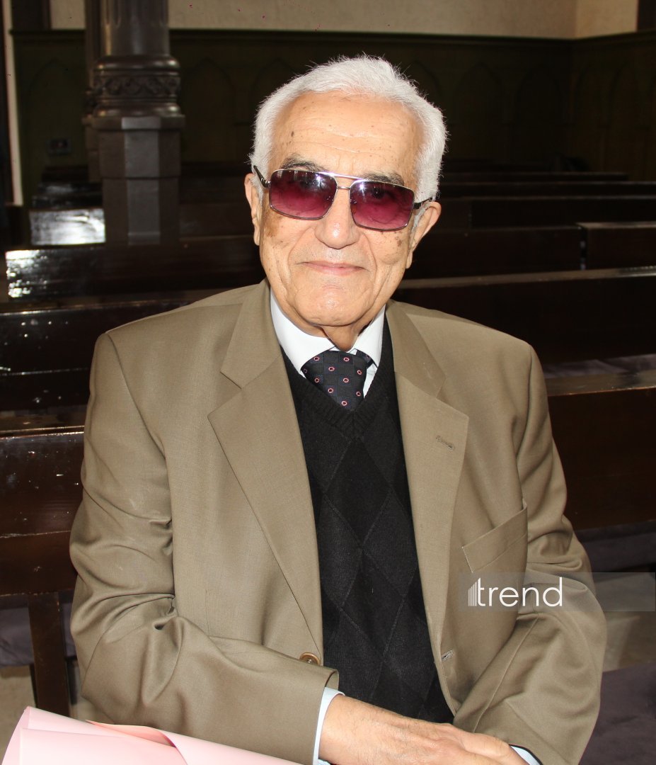 15-летний вундеркинд Айдан Нуриева объединила мировую классику с азербайджанской поэзией (ФОТО)