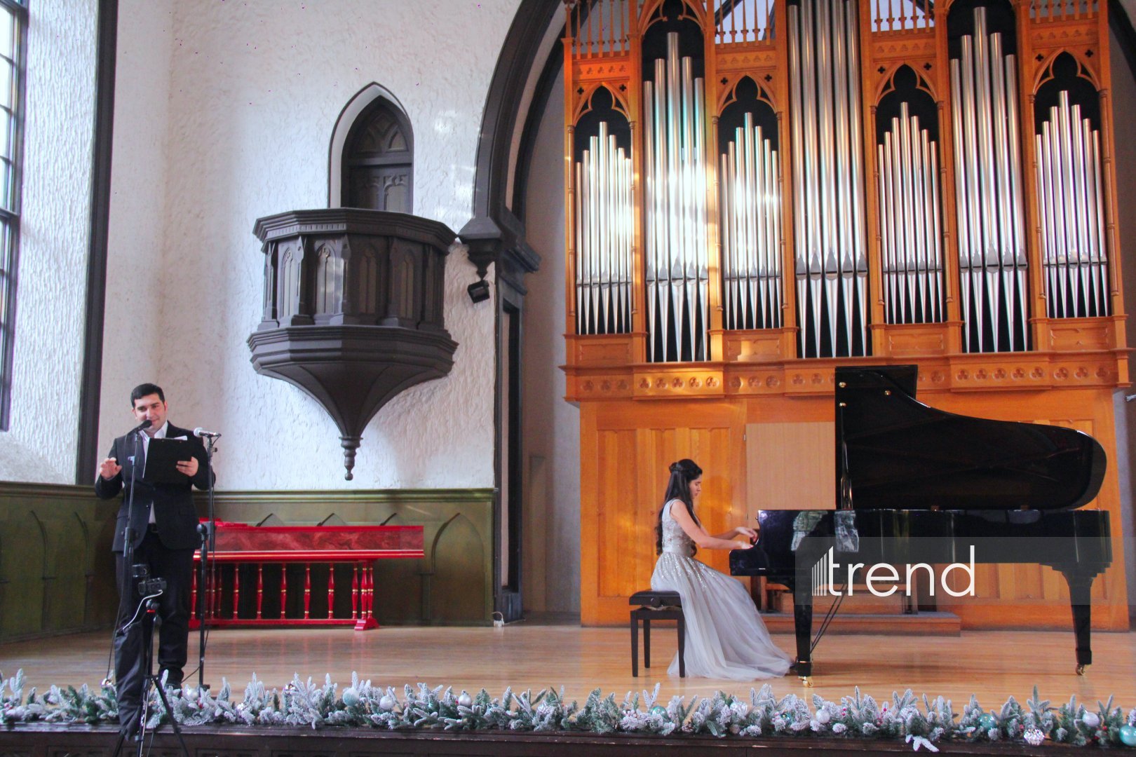 15-летний вундеркинд Айдан Нуриева объединила мировую классику с азербайджанской поэзией (ФОТО)