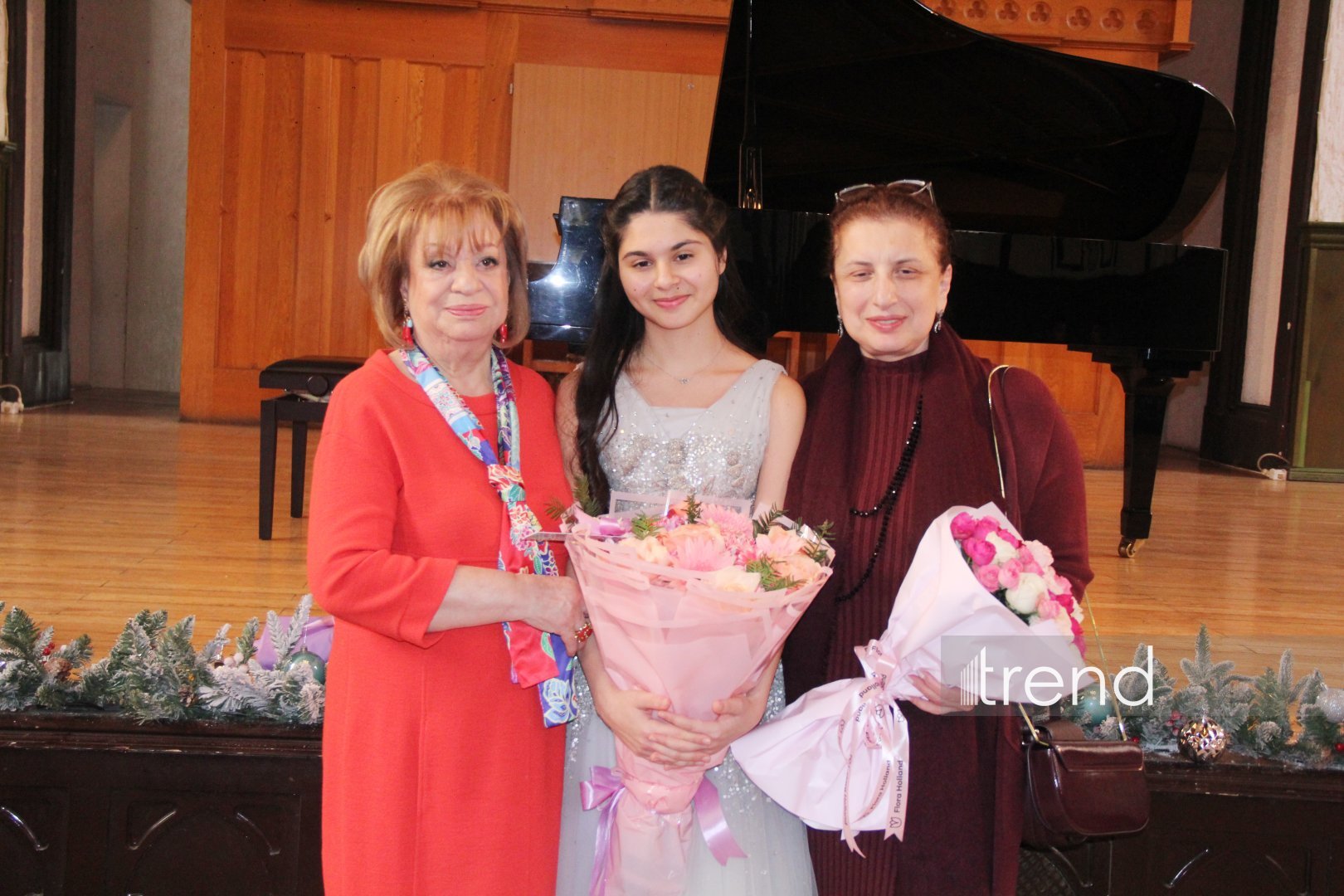 15-летний вундеркинд Айдан Нуриева объединила мировую классику с азербайджанской поэзией (ФОТО)